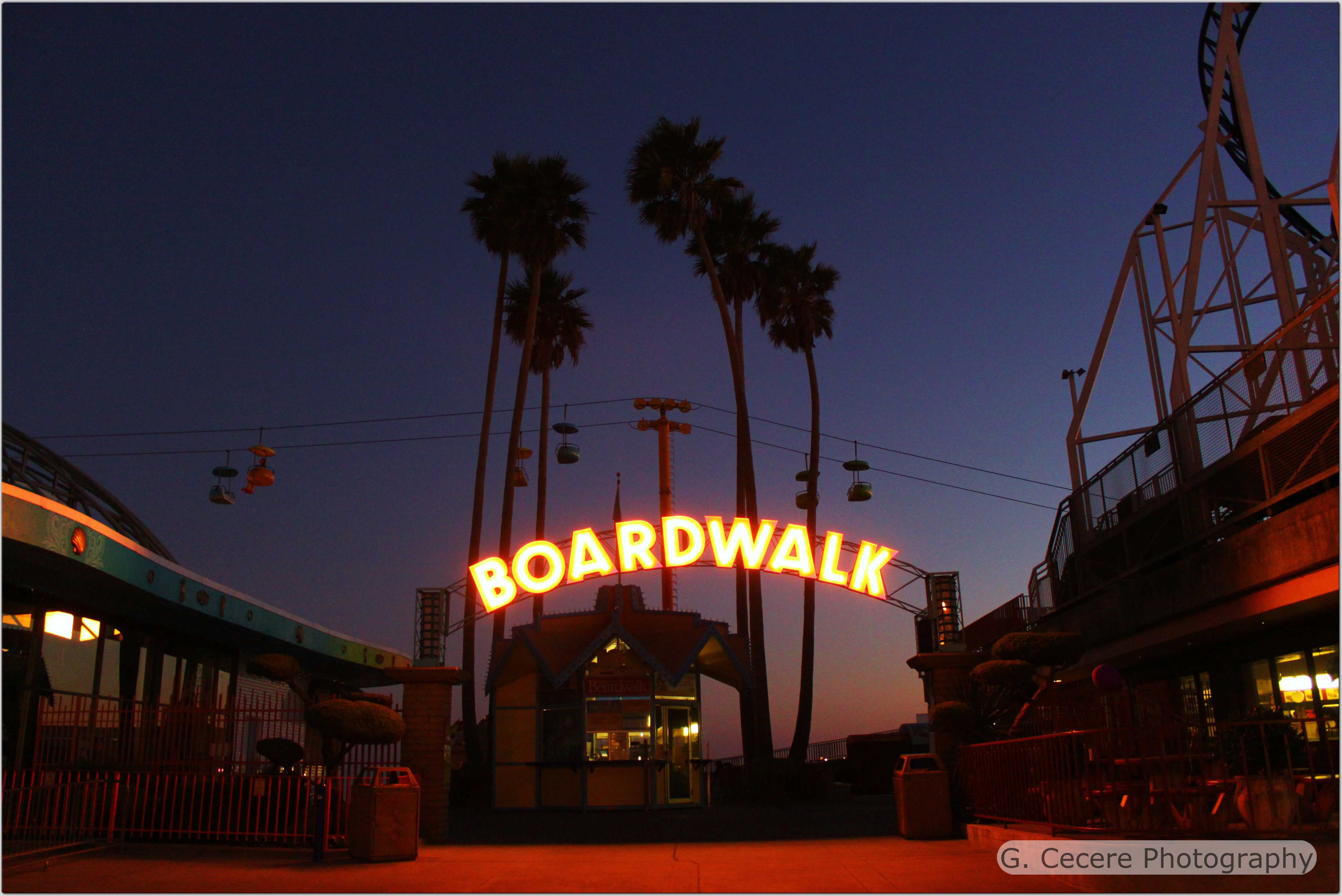 Summer Twilight, Santa Cruz Beach Boardwalk, California бесплатно
